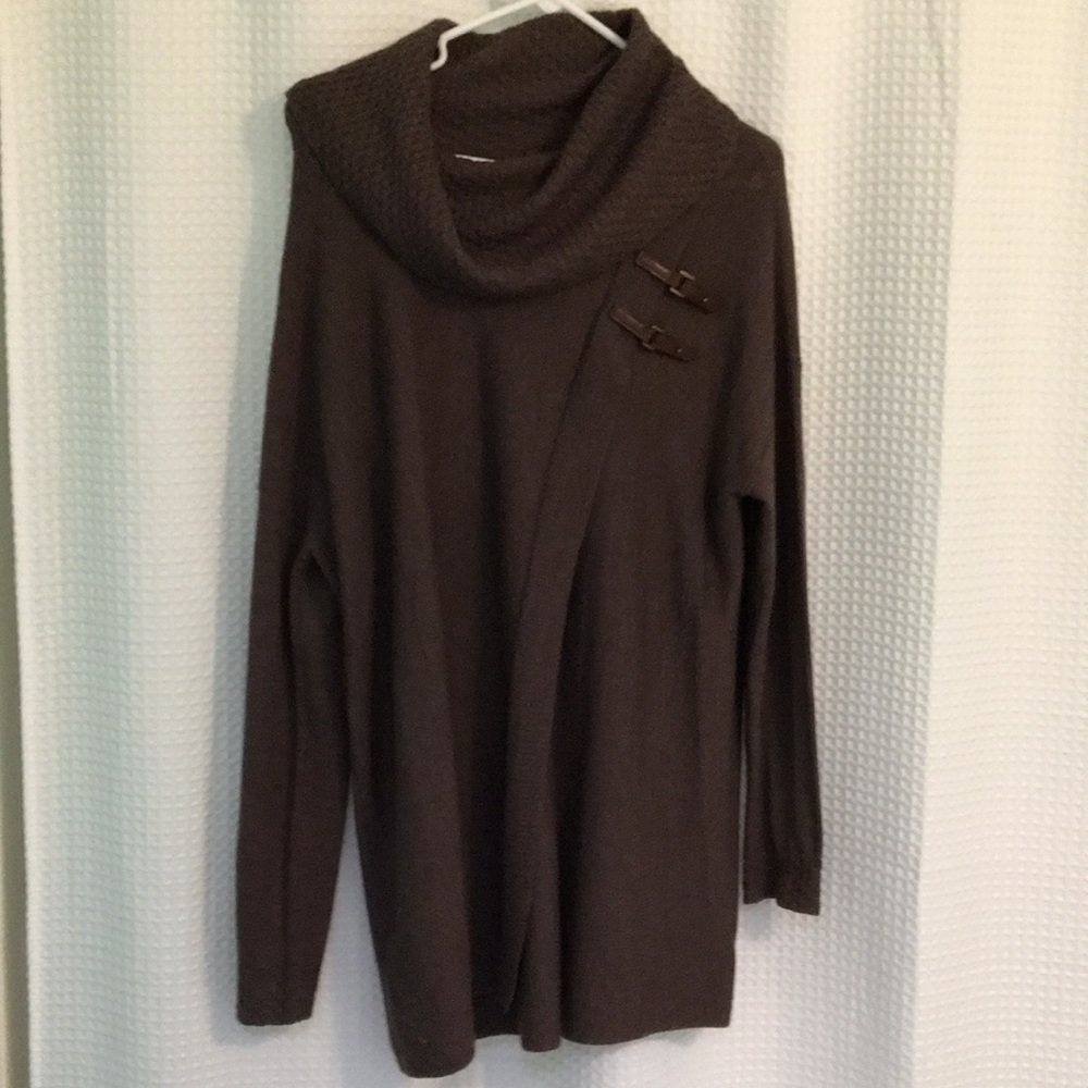 ELLEN TRACY - Super Chic Brown Sweater with Buckle Detail - Size: Large - Picture 6 of 13